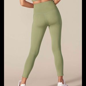 Girlfriend Collective - Compressive High-Rise Legging - Olive